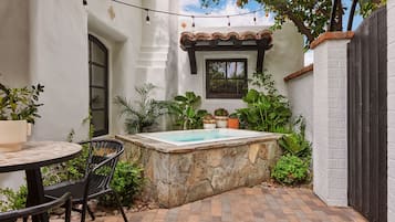 Superior Bungalow, Ensuite, Courtyard View | 露台