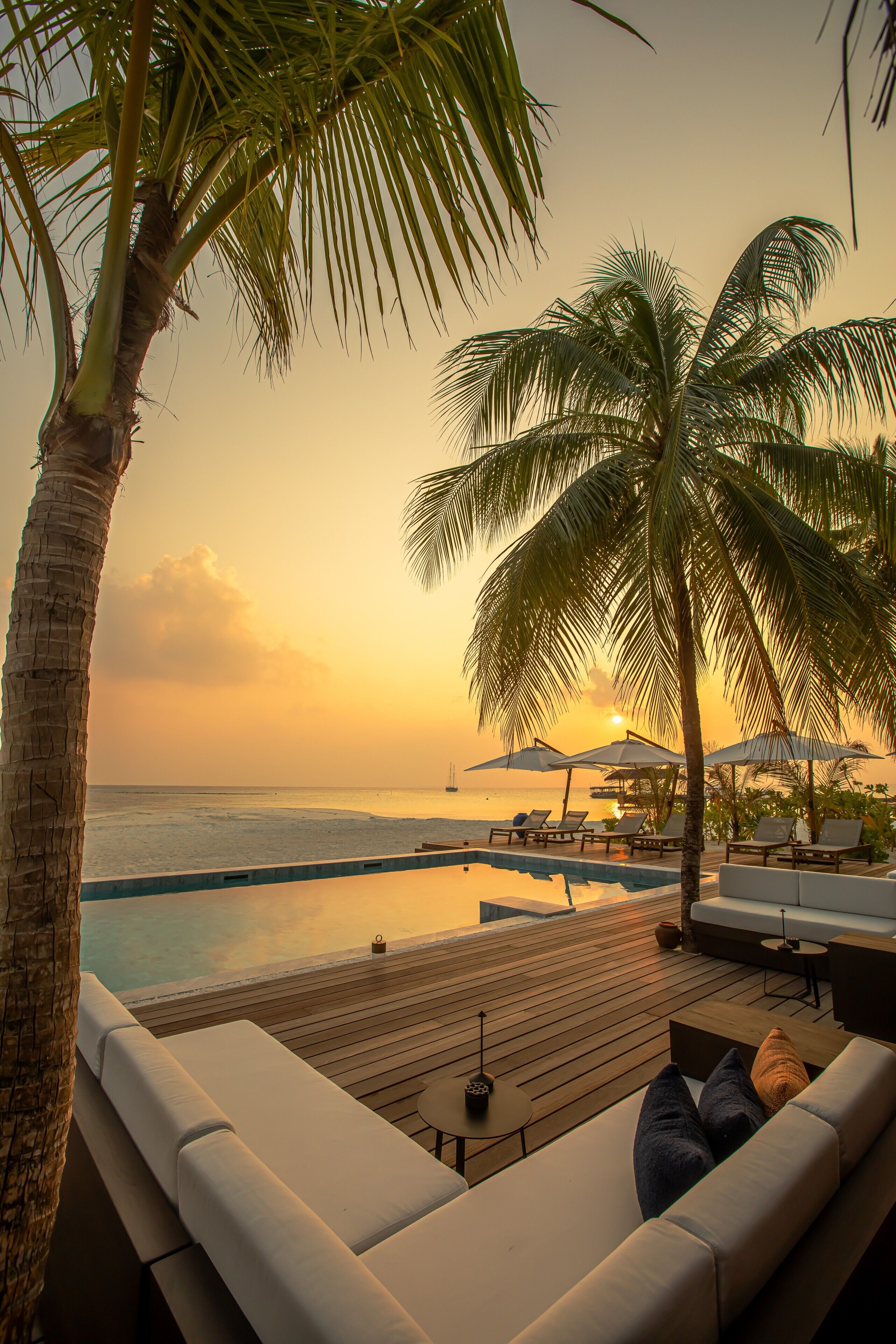 Poolside bar