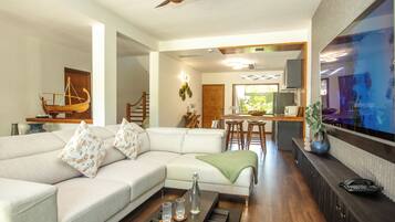 Suite, 3 habitaciones, vistas al mar, frente a la playa | Vistas desde la habitación