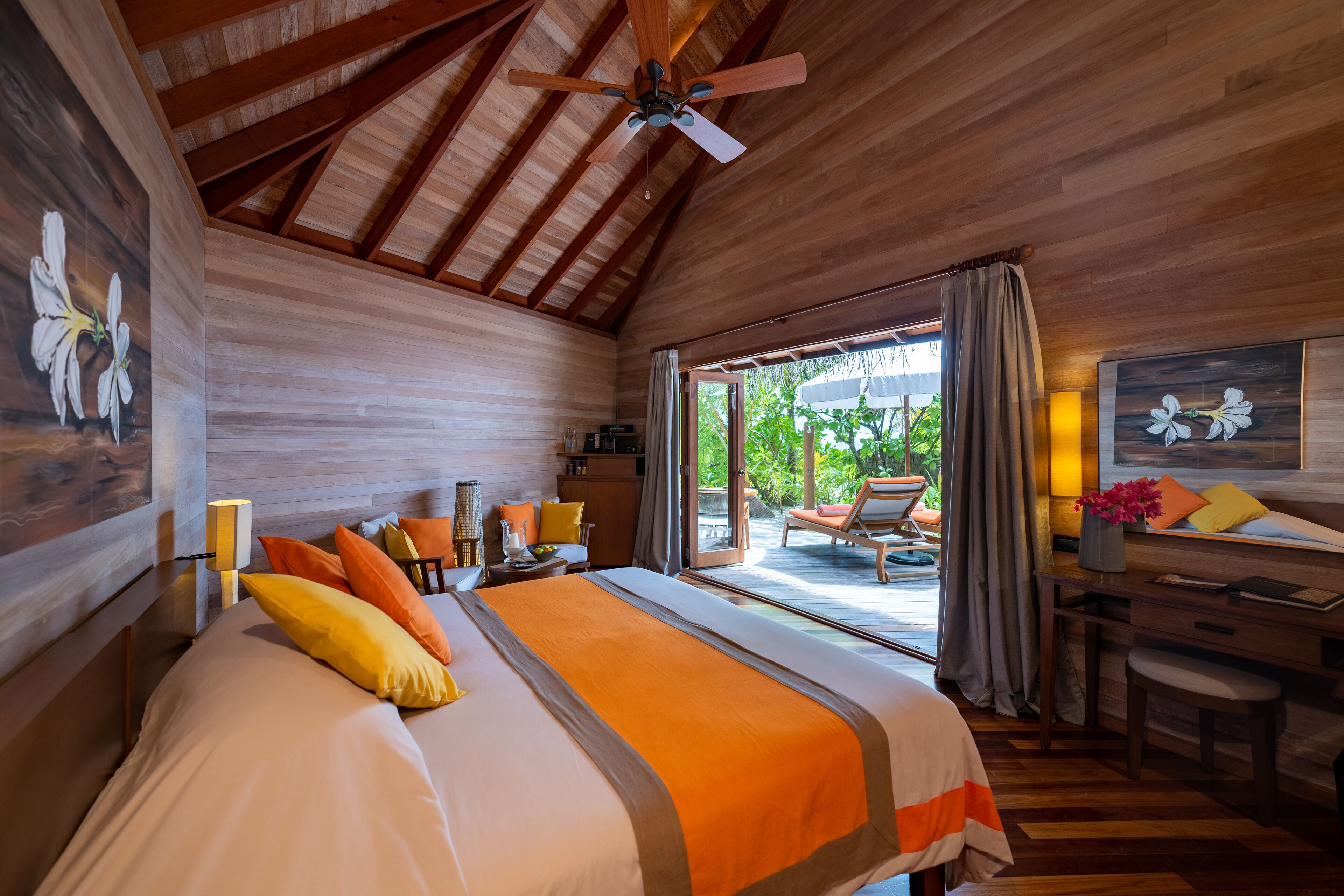 villa, beachside | premium bedding, down duvets, minibar, in-room safe