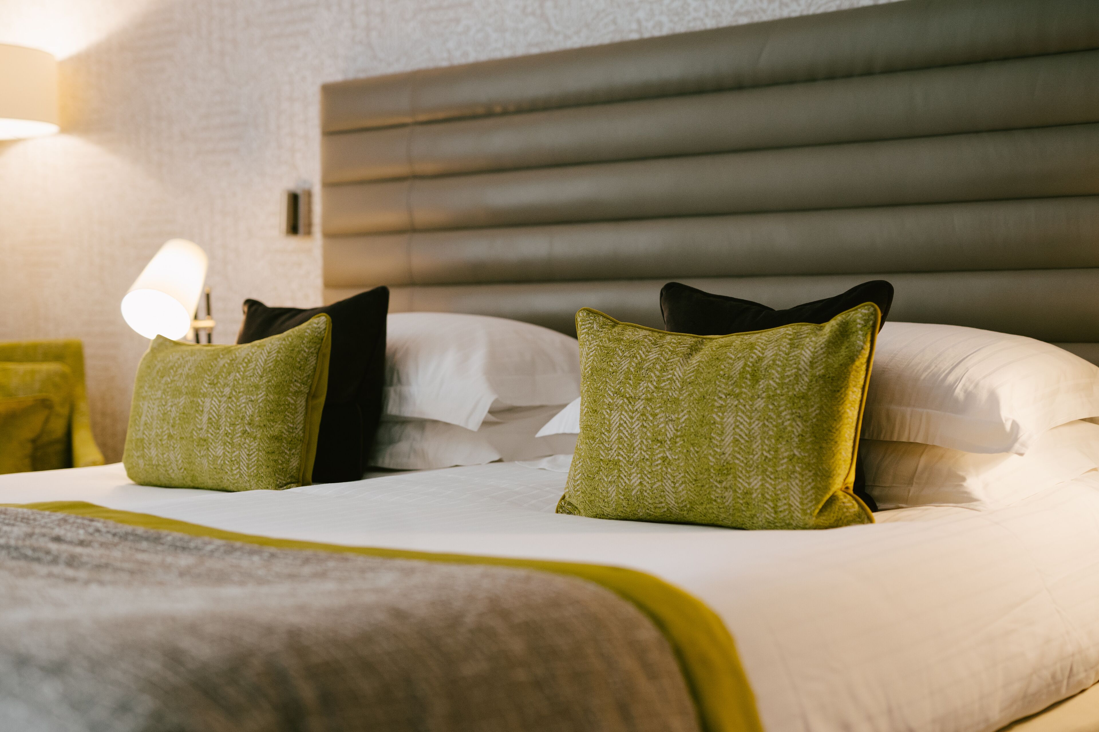 egyptian cotton sheets, hypo-allergenic bedding, minibar, in-room safe