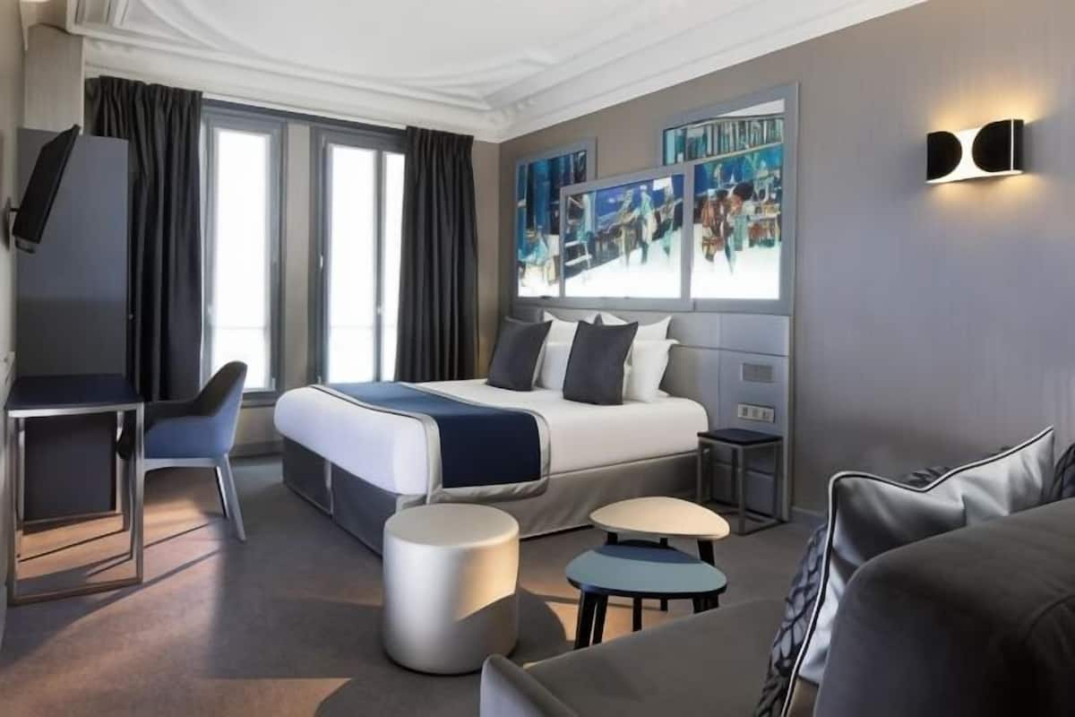 In-room safe, desk, laptop workspace, soundproofing