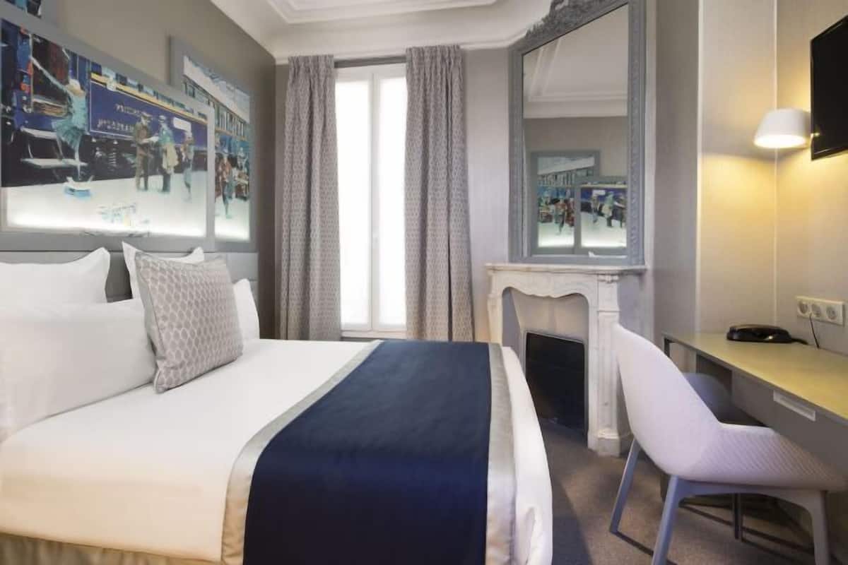 In-room safe, desk, laptop workspace, soundproofing