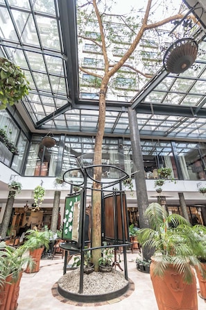 3 restaurants servant le petit déjeuner, spécialités Cuisine thaï