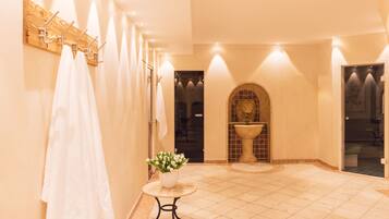 Behandlungsräume für Paare, Sauna, Whirlpool, Türkisches Bad/Hamam