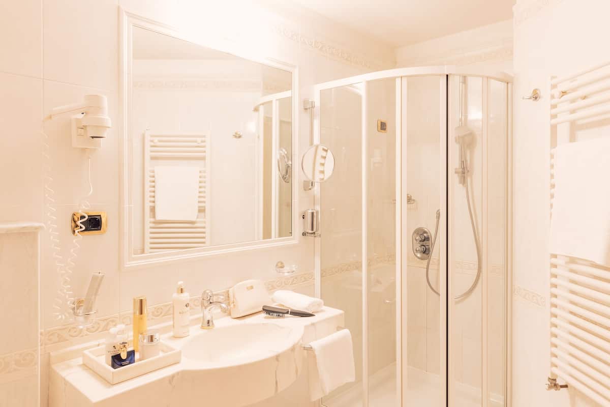 suite (arabian nights) | bathroom | designer toiletries, hair dryer, bathrobes, slippers