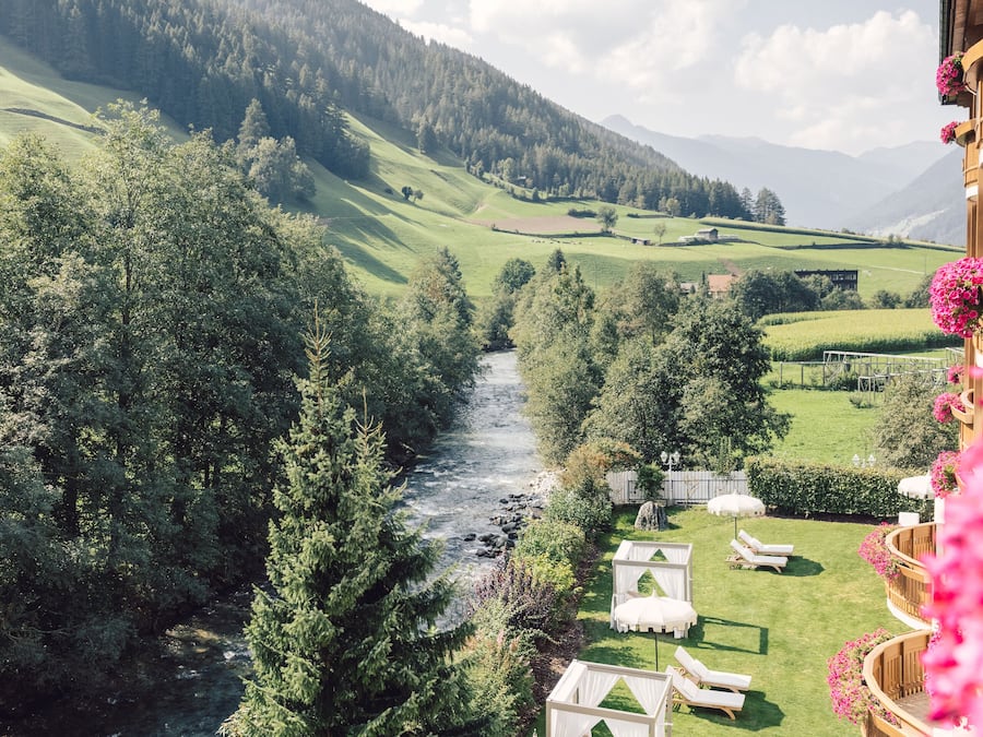 Pemandangan darat dari hartanah