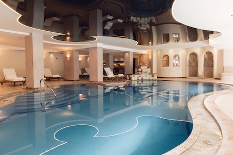 Una piscina techada