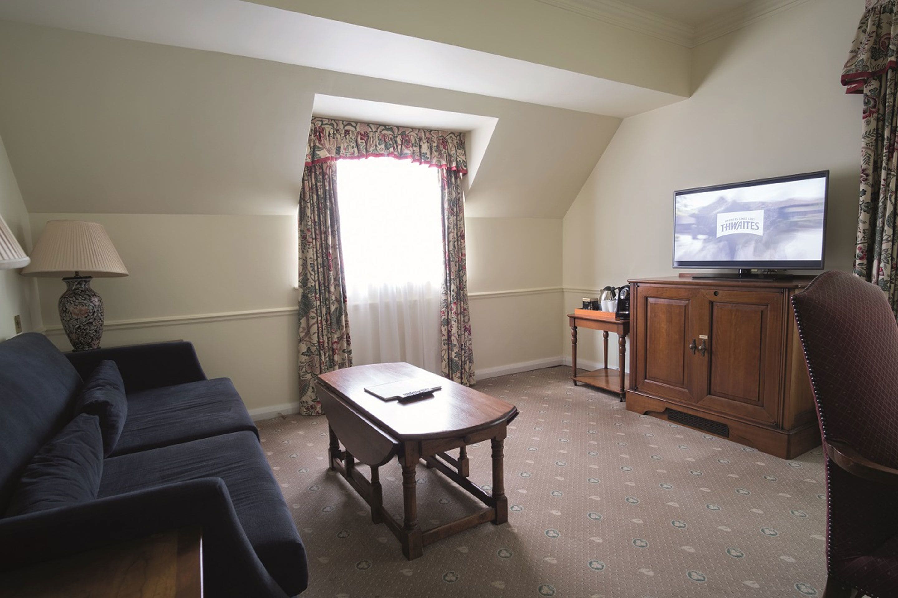 junior suite | desk, iron/ironing board, free cots/infant beds, free wifi