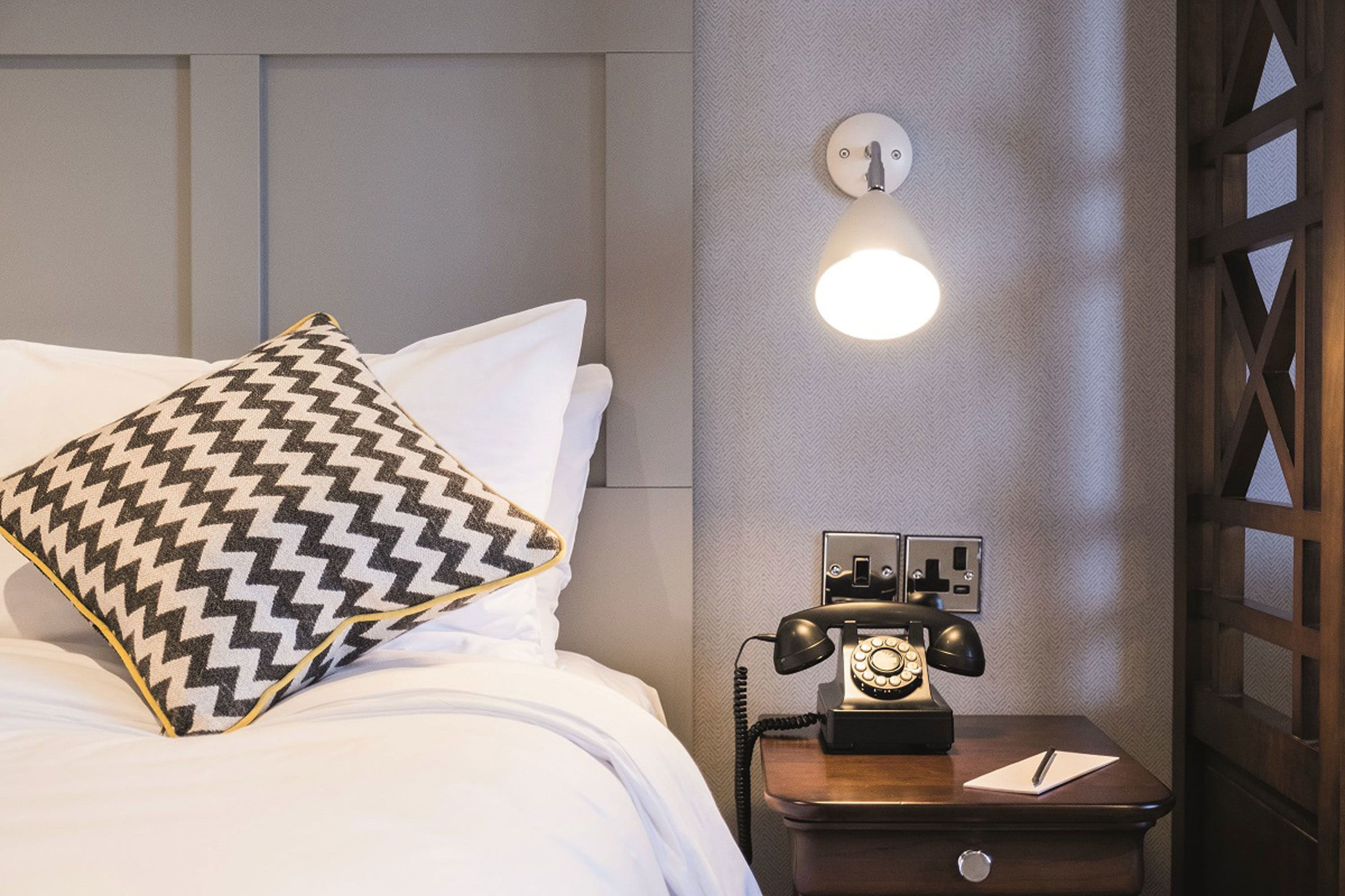 Habitación con 2 camas individuales, 2 camas individuales | Escritorio, tabla de planchar con plancha y cunas gratuitas 