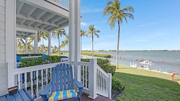 Premium Townhome | Balcony
