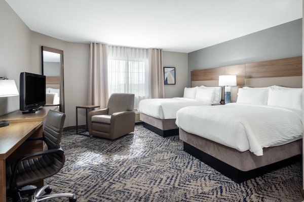 Studio Suite, 2 Double Beds | In-room safe, desk, iron/ironing board, free WiFi