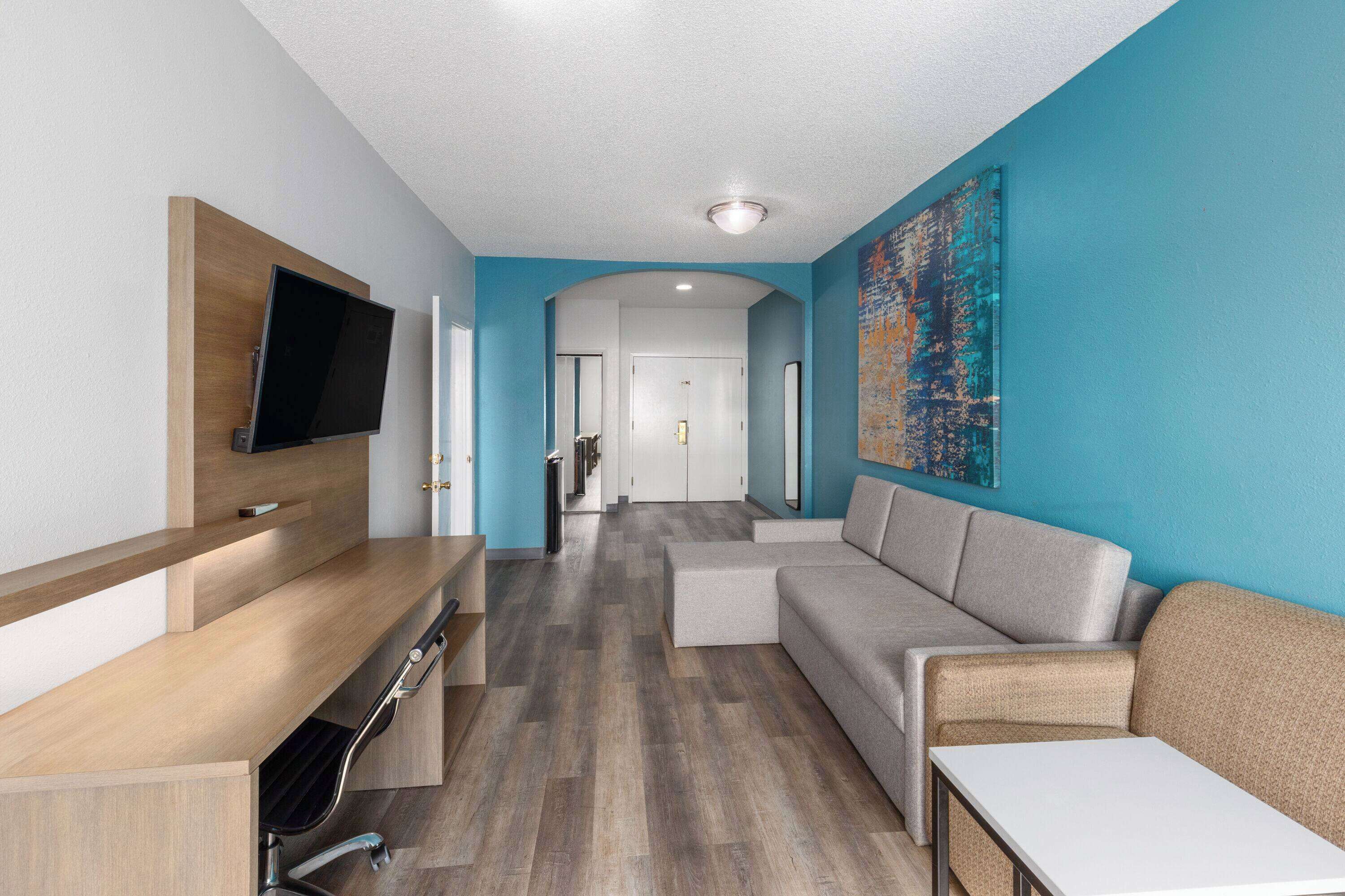 總統套房, 1 張特大雙人床和 1 張沙發床, 非吸煙房 (Living Area) | 書桌、遮光布/窗簾、熨斗/熨衣板、免費無線上網