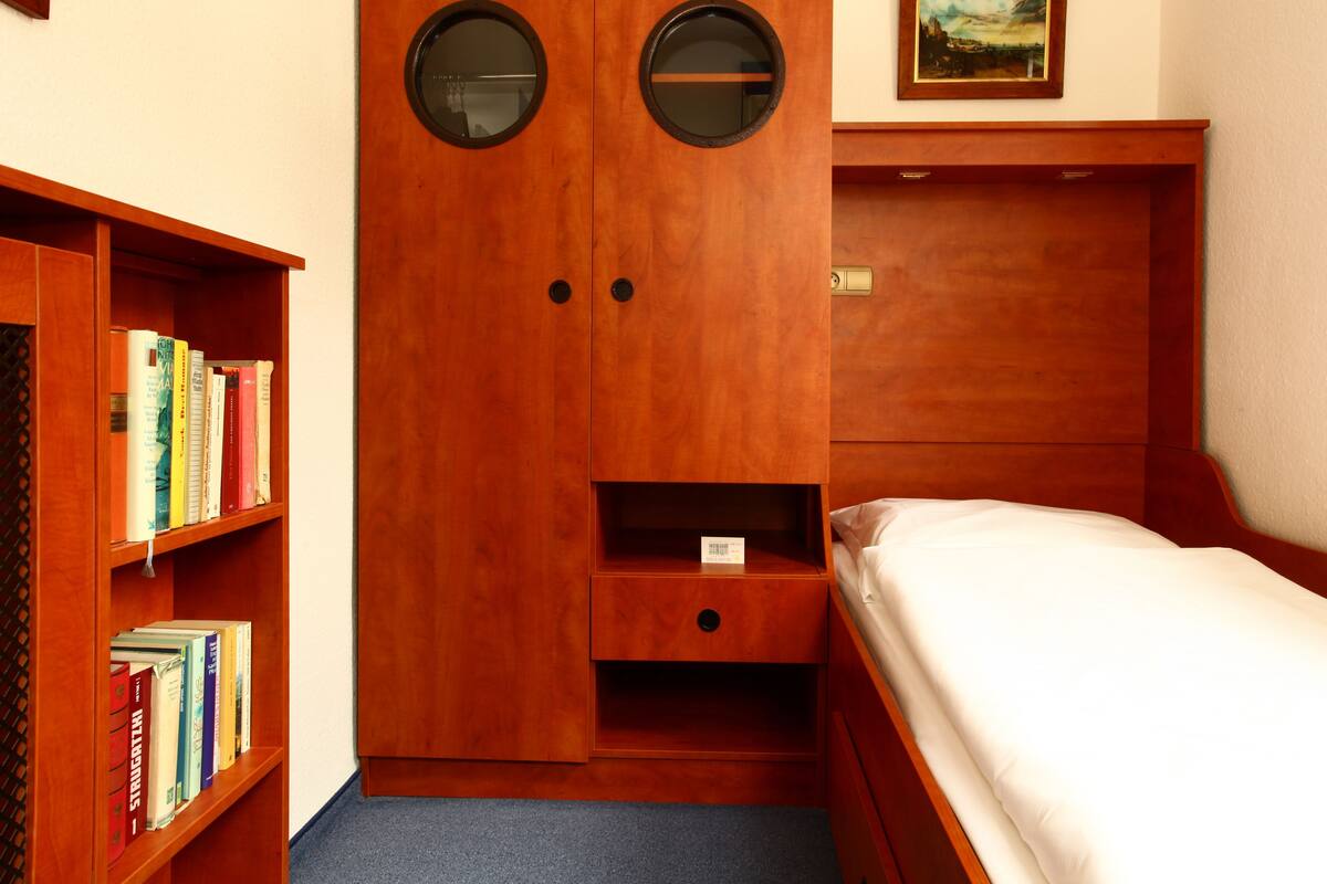 Economy Single Room
