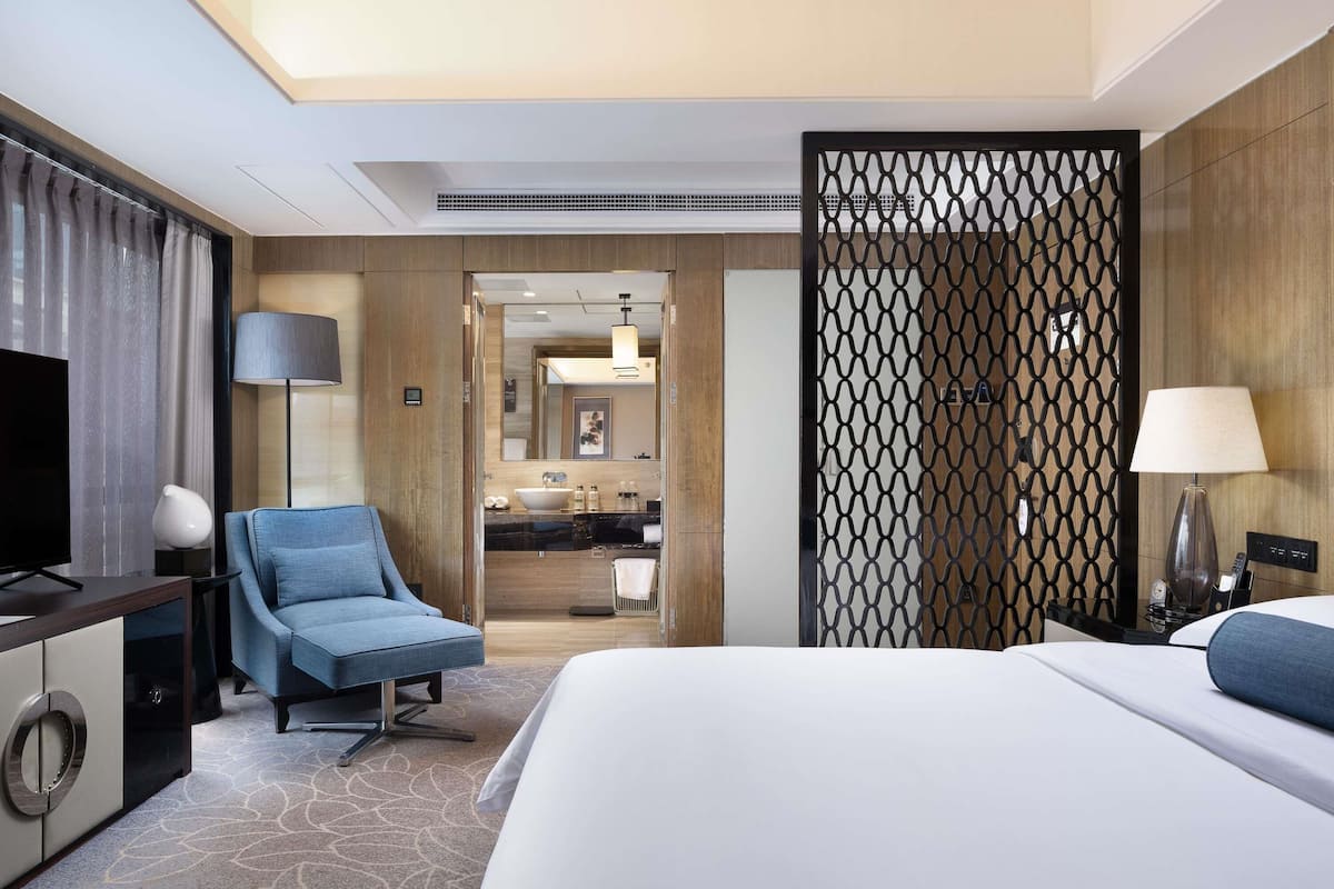 Habitación ejecutiva, 1 cama King size | Ropa de cama de alta calidad, edredón y minibar