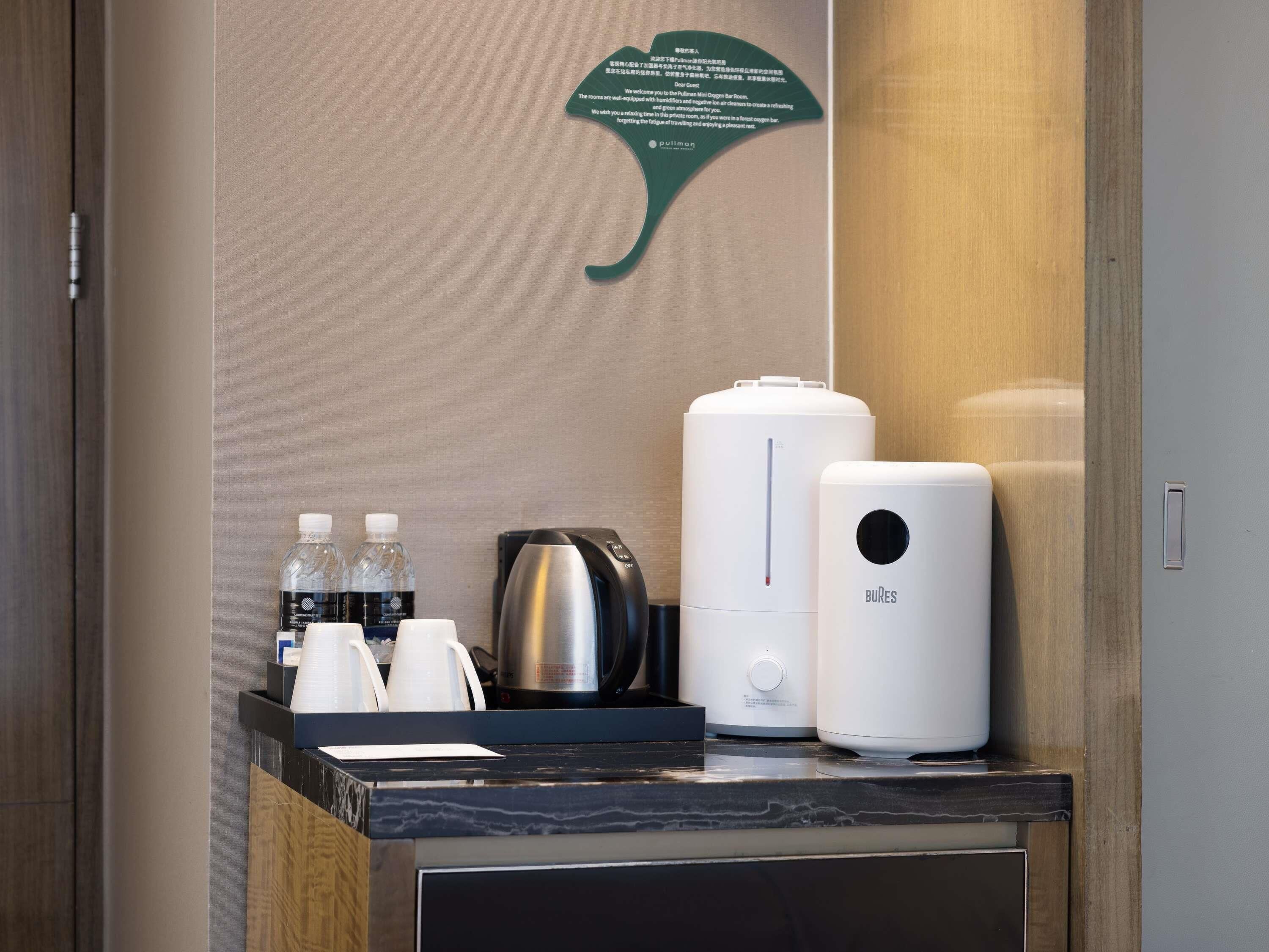 classic room, 1 king bed, corner | 1 bedroom, premium bedding, down duvets, minibar