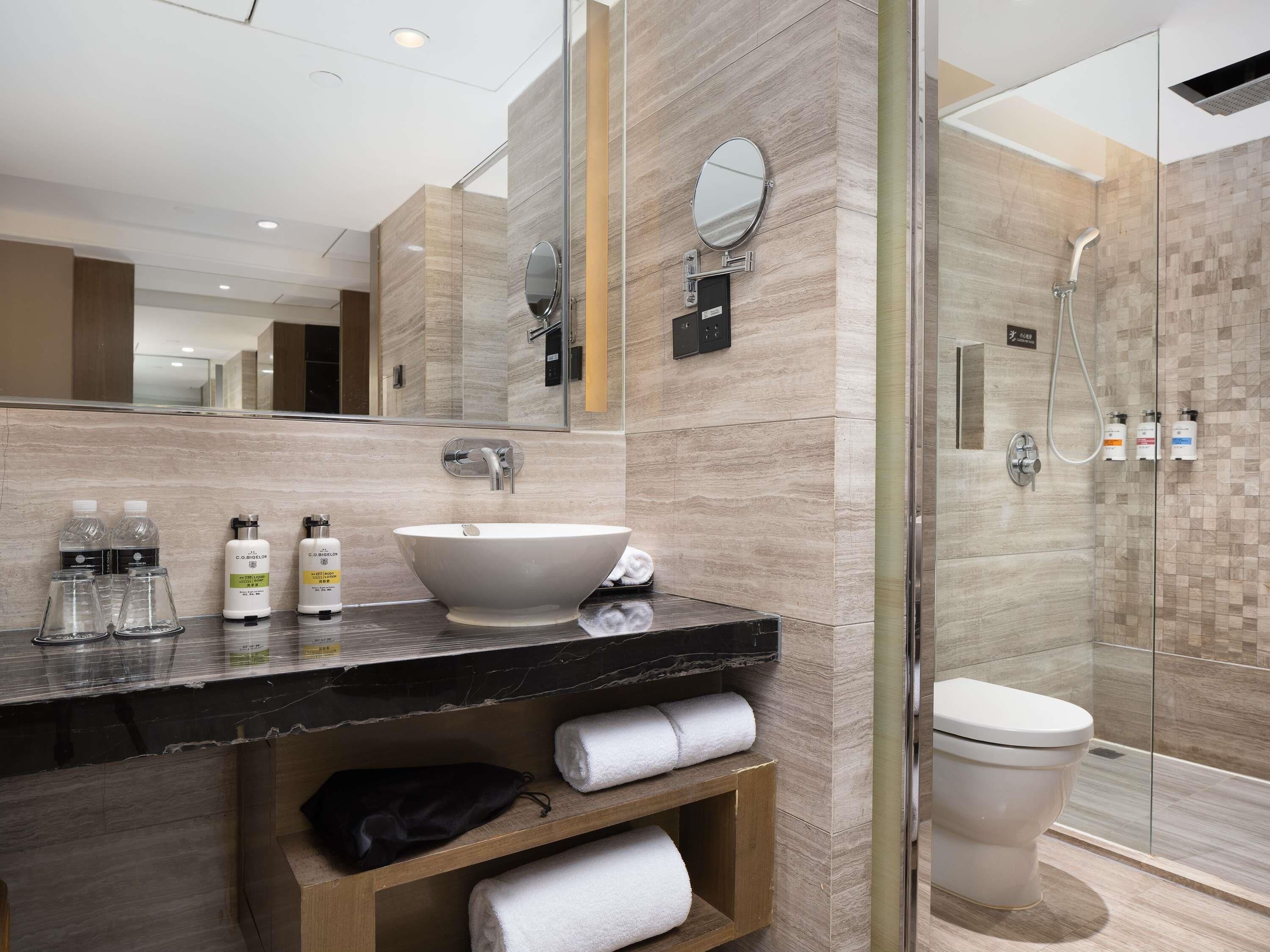 executive room, 2 single beds | 1 bedroom, premium bedding, down duvets, minibar