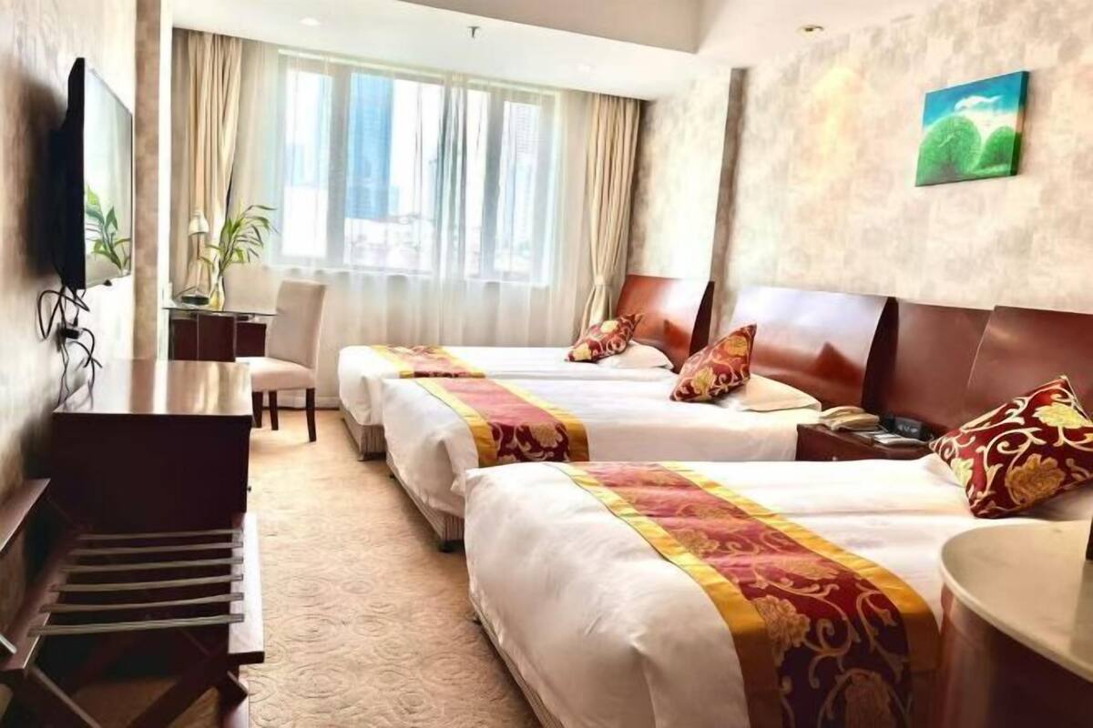 Minibar, in-room safe, desk, blackout curtains