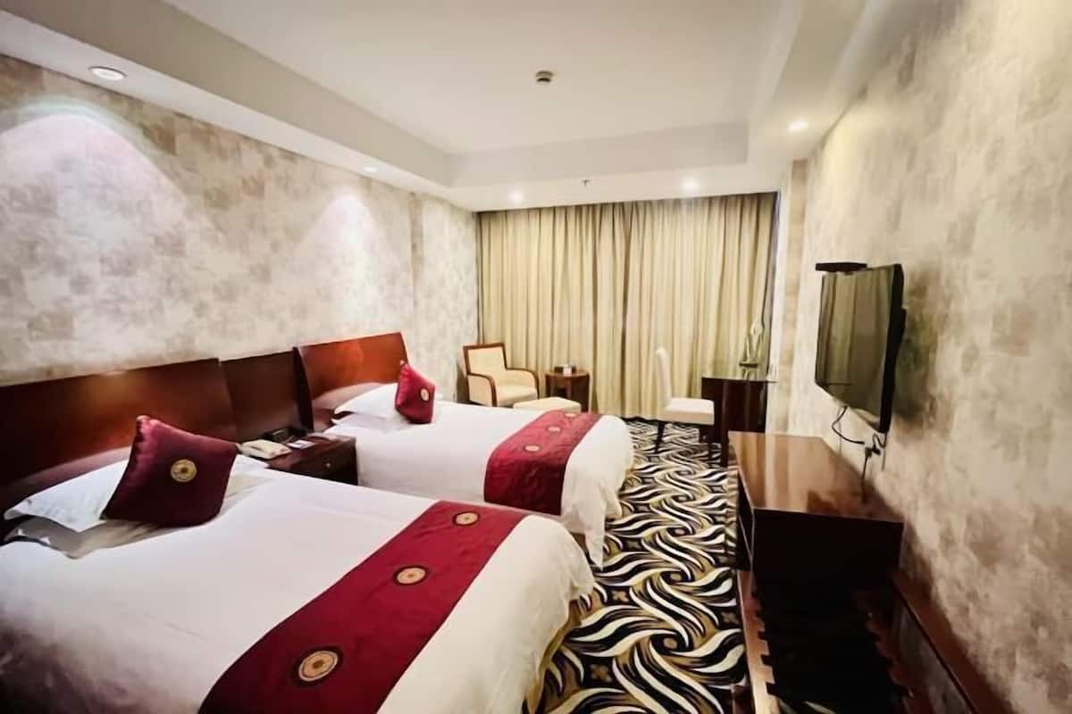 Minibar, in-room safe, desk, blackout curtains