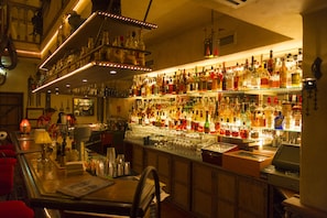 Bar (on property) - Europa-Park Erlebnis-Resort, Hotel Castillo Alcazar (Rust)