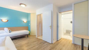 Superior-studiolejlighed - 2 enkeltsenge | Skrivebord, strygejern/strygebræt, gratis Wi-Fi, sengetøj