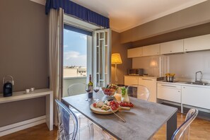 Apartment with Balcony | Ausblick vom Zimmer
