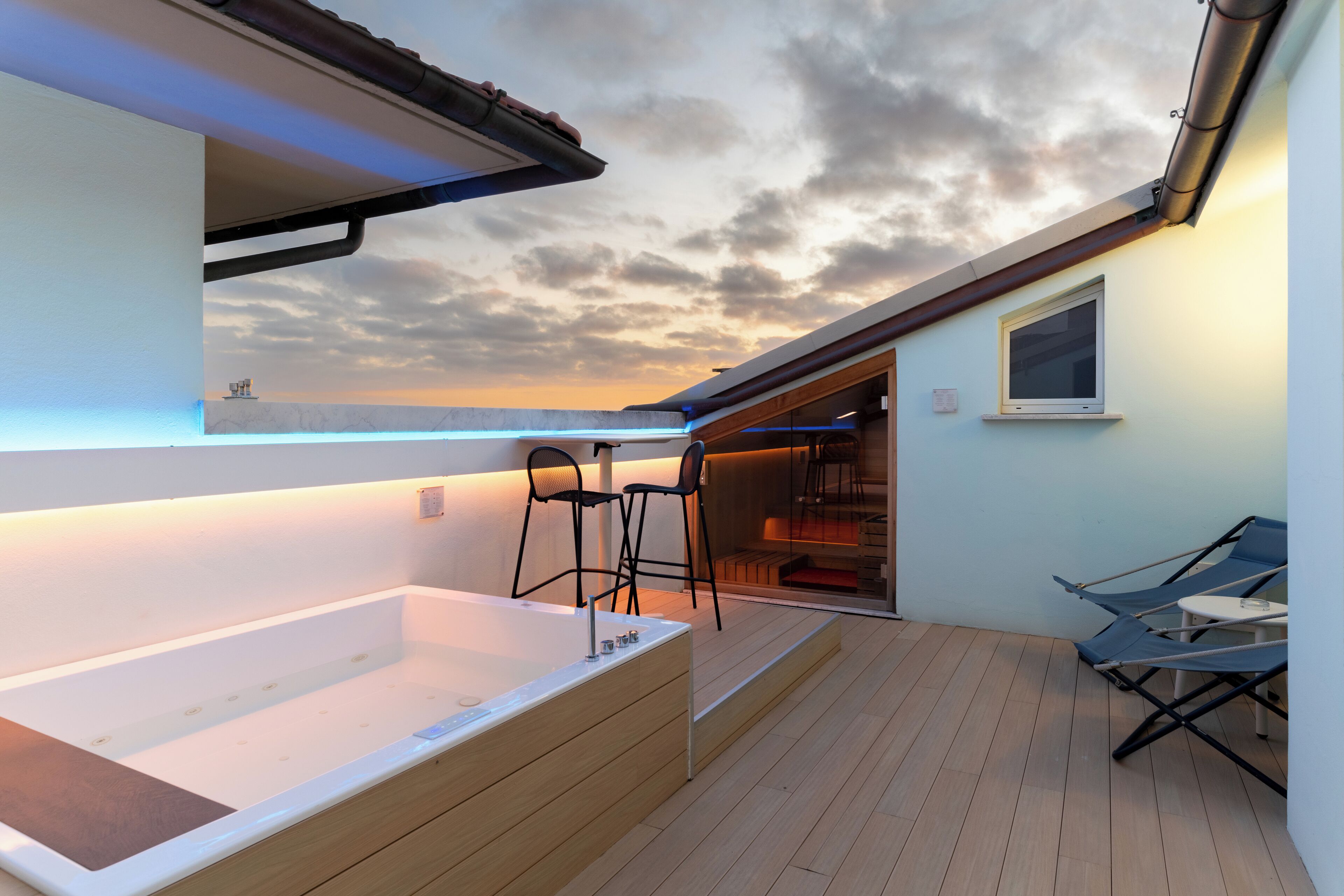 suite with spa bath and sauna | terrace/patio