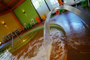 2 indendørs pools, udendørs pool