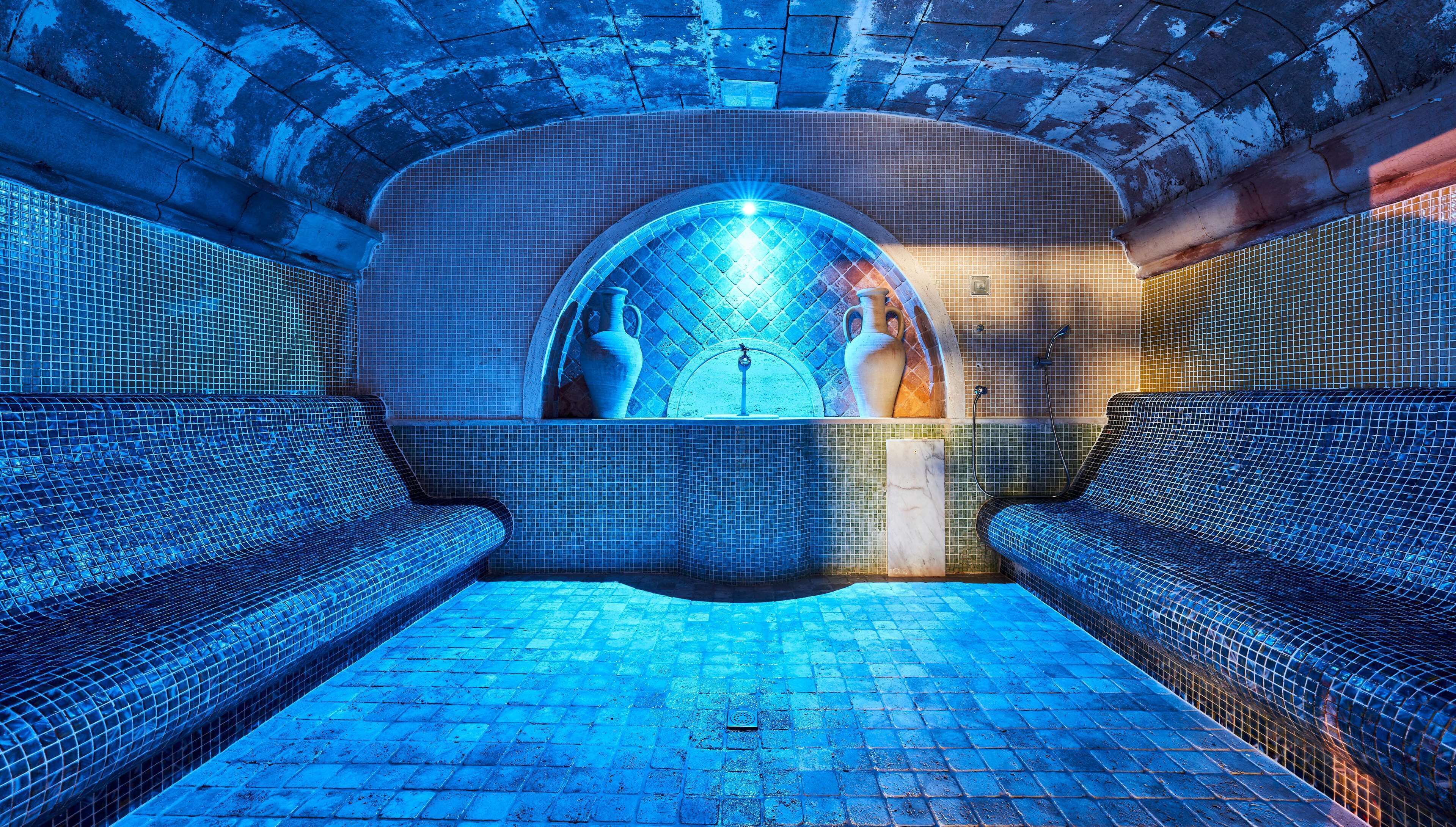 sauna, steam room, turkish bath/hammam, body treatments, aromatherapy