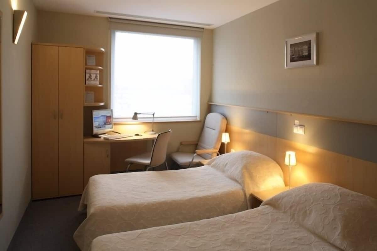 Chambre Standard | Bureau, rideaux occultants, fer et planche à repasser, Wi-Fi gratuit