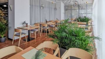 Breakfast, lunch and dinner served