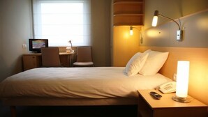 标准房 | 办公桌、遮光窗帘、熨斗/熨板、免费 WiFi