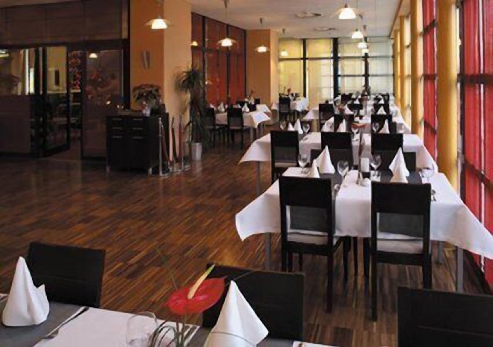 Breakfast, lunch and dinner served