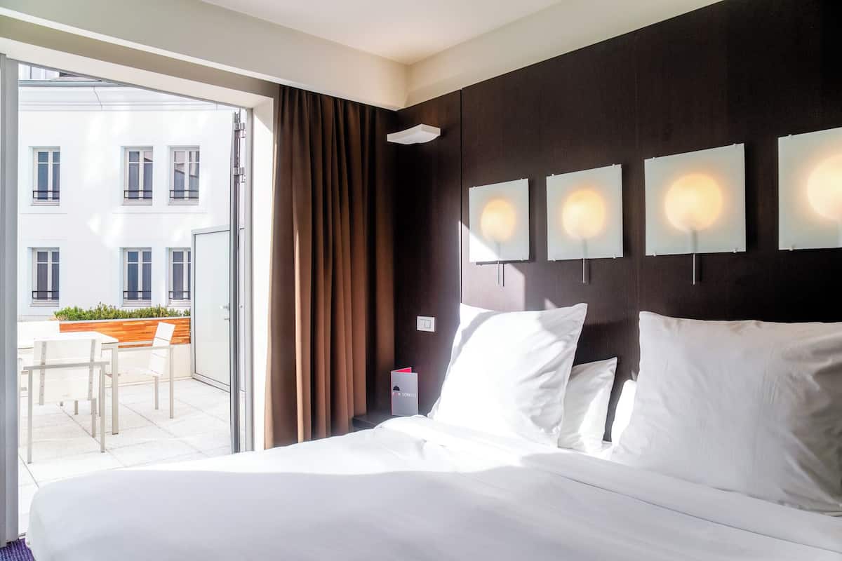 Minibar, két bảo mật tại phòng, phòng cách âm 