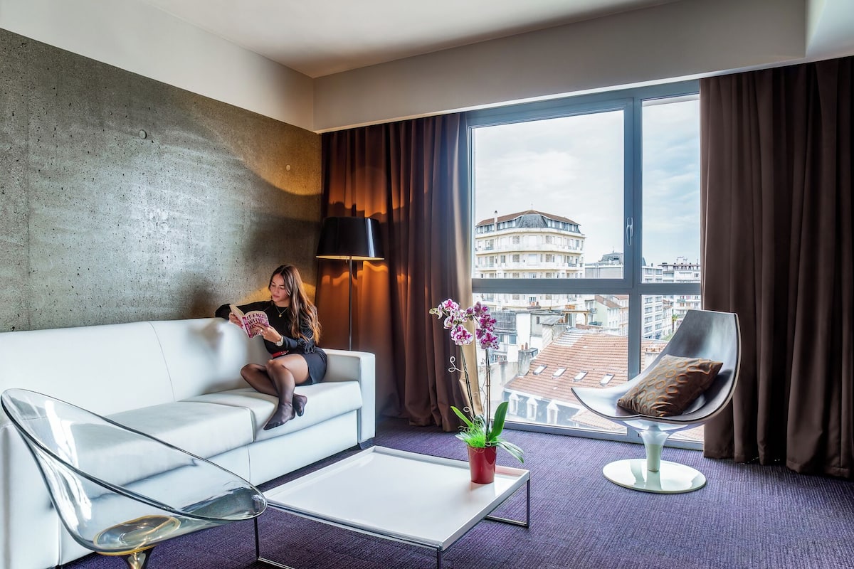 Minibar, coffres-forts dans les chambres, chambres insonorisées