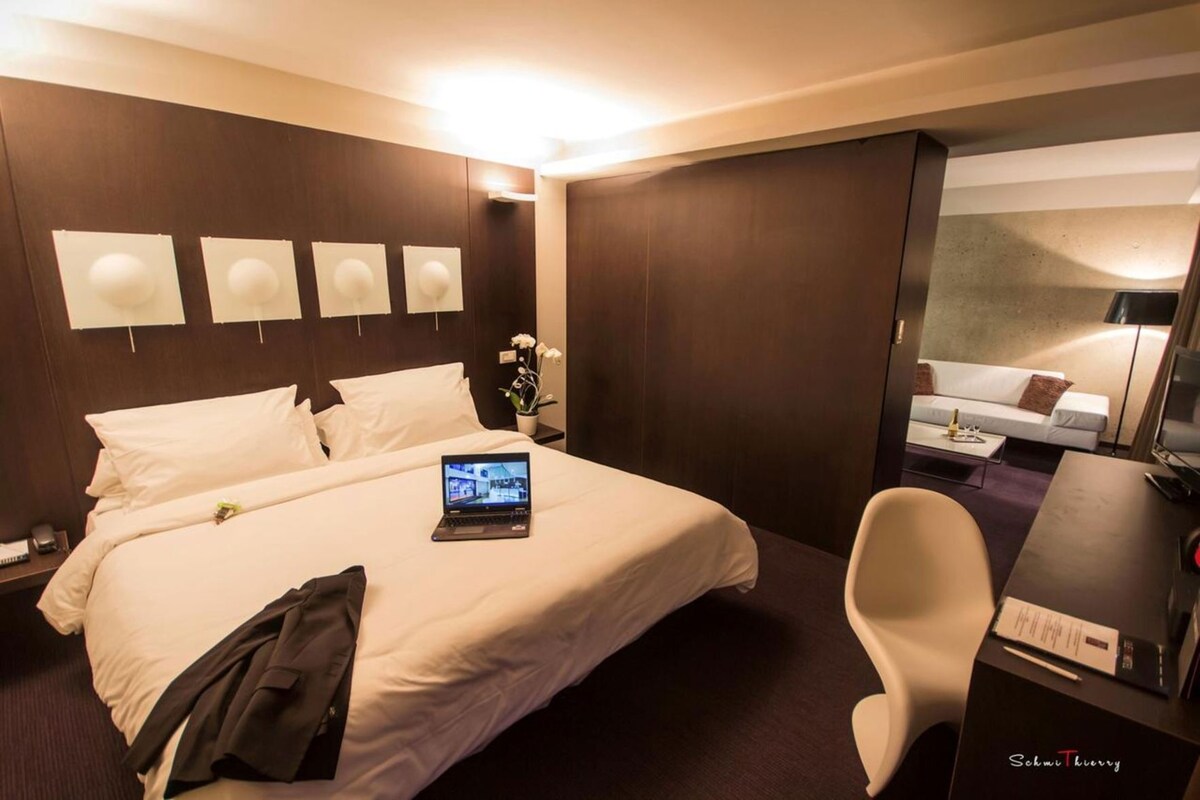 Minibar, in-room safe, soundproofing, cribs (surcharge)