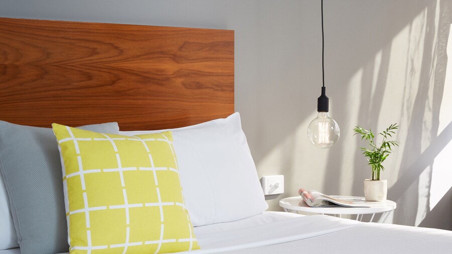 Cosmopolitan Hotel and Apartments