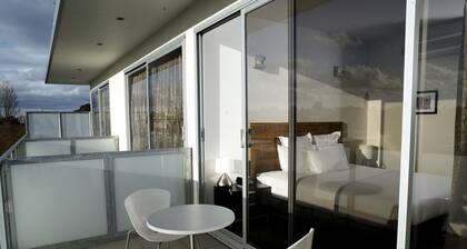 Cosmopolitan Hotel and Apartments