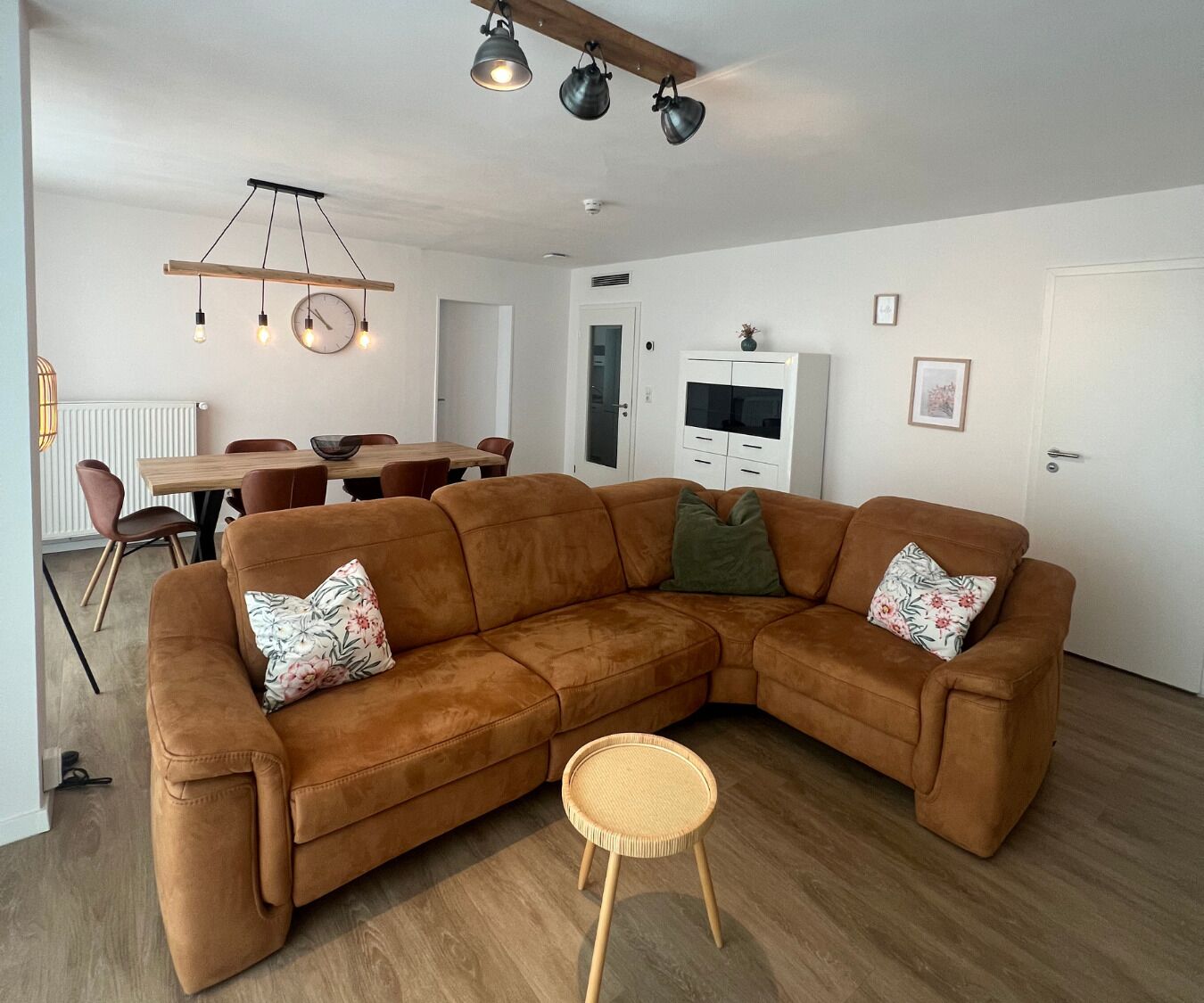 Exclusive Condo | Living area