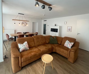Living area - PANORAMA HOTEL in Neustadt an der Weinstraße (Neustadt an der Weinstrasse)