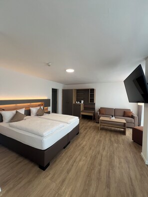 Deluxe Double or Twin Room | Premium bedding, Select Comfort beds, individually decorated - PANORAMA HOTEL in Neustadt an der Weinstraße (Neustadt an der Weinstrasse)