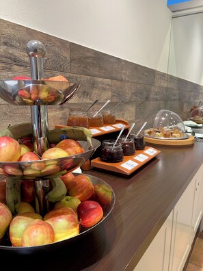 Desayuno buffet todos los días (con cargo) 
