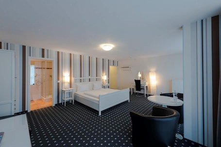 Classic Double or Twin Room | 1 bedroom, premium bedding, Select Comfort beds, individually decorated