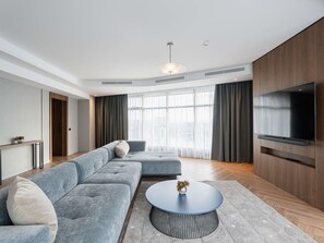 Superior Suite, 1 King Bed | Minibar, in-room safe, desk, laptop workspace - Mercure Sofia City  (Sofia)