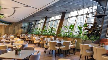 2 restaurants, breakfast, lunch, dinner served; international cuisine