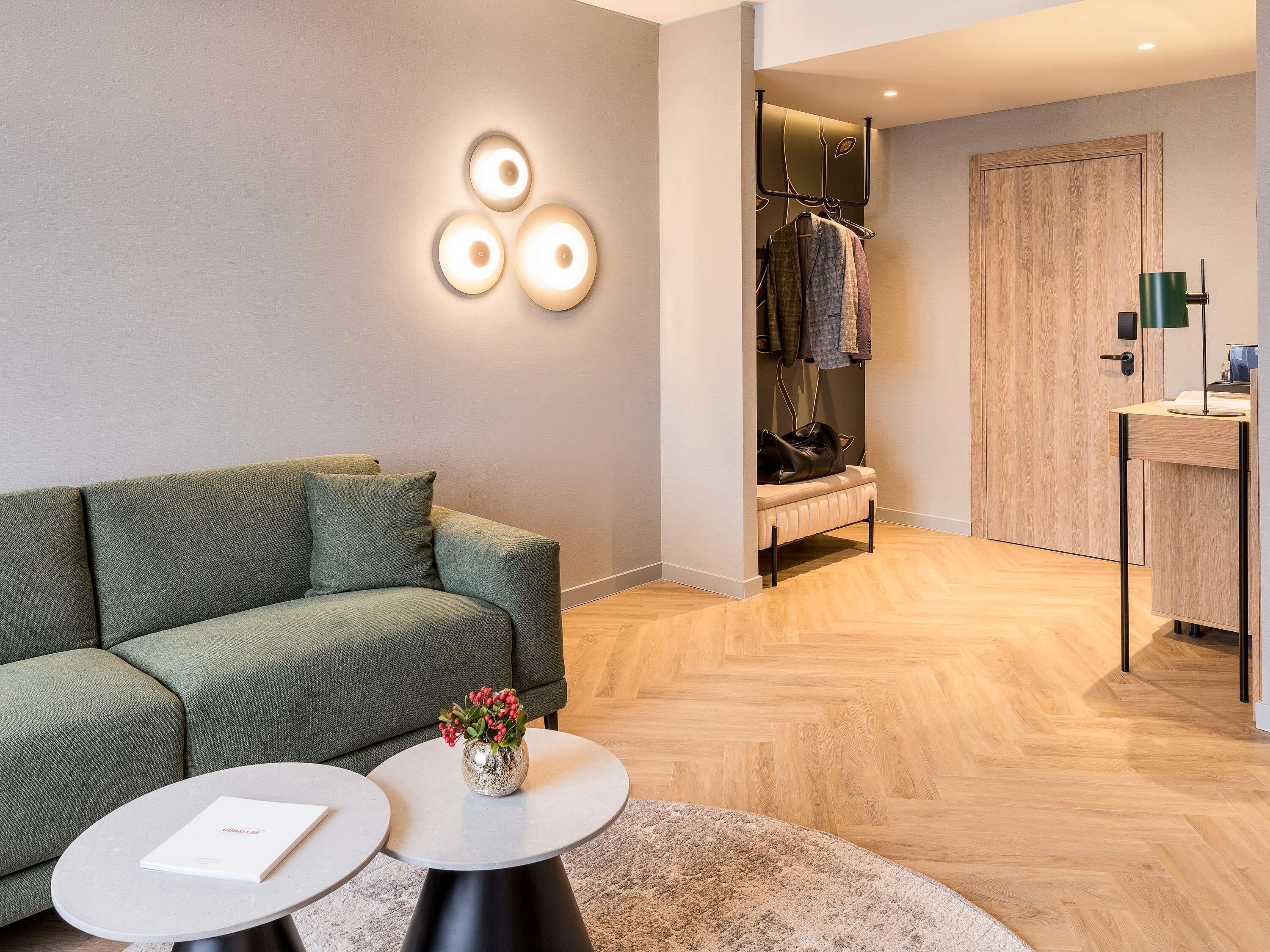 Suíte júnior, 1 cama King e sofá-cama | Frigobar, cofres nos quartos, escrivaninha