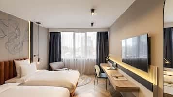 Kamar Klasik, 2 Tempat Tidur Twin | Minibar, brankas, meja kerja, dan ruang kerja ramah laptop