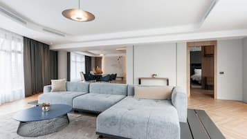 Superior Suite, 1 King Bed | Premium bedding, minibar, in-room safe, desk