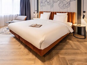 Premium bedding, minibar, in-room safe, desk - Mercure Sofia City  (Sofia)