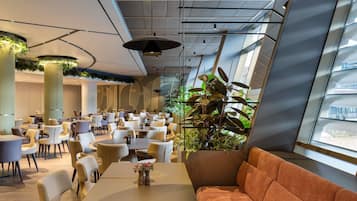 2 Restaurants, Frühstück, Mittagessen, Abendessen, internationale Küche